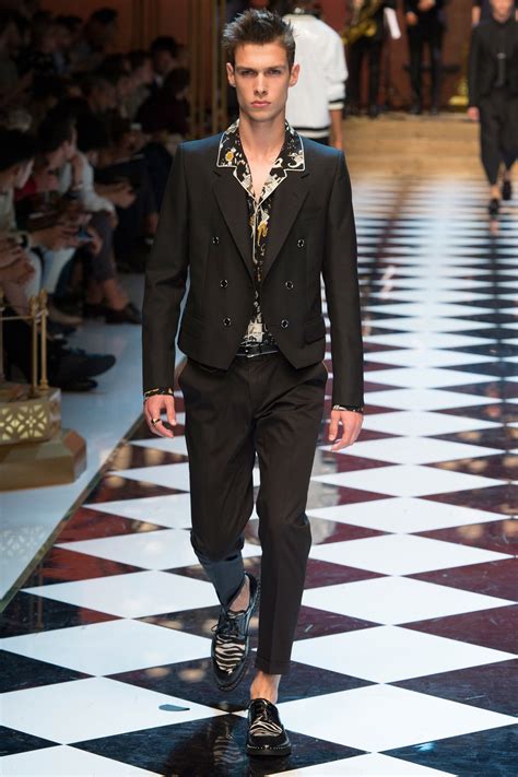 dolce gabbana 2017 scarpe uomo|Dolce & Gabbana Spring 2017 Menswear Collection .